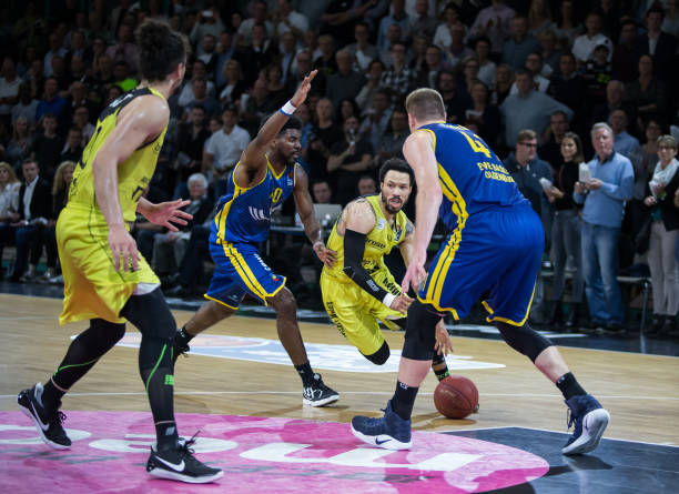 值得我们深 值得我们深