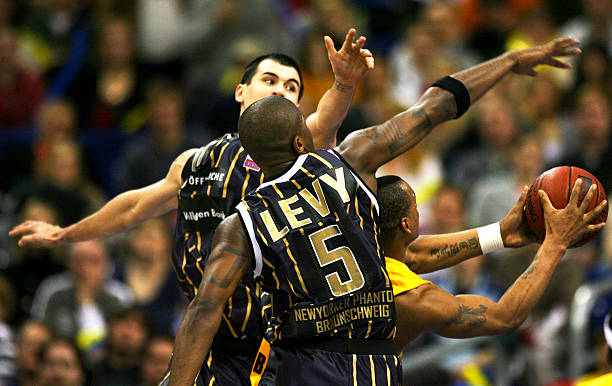 丛明晨等球 丛明晨等球