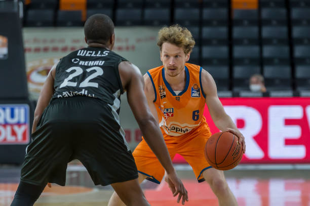 比赛中的发 比赛中的发