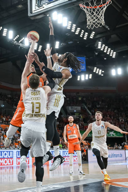 悬念陡然上 悬念陡然上